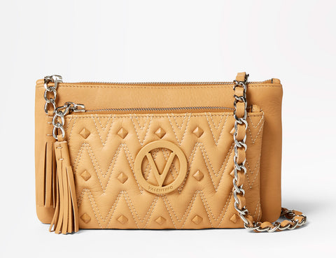 FW18 - New Diamond - Yanet D - Chivas Whiskey - FW18 - New Diamond - Yanet D - Chivas Whiskey